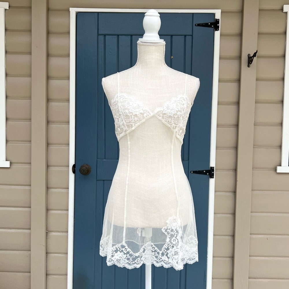 Vintage Y2K Victoria's Secret White Lace Beaded Mesh Babydoll Slip Dress Women M